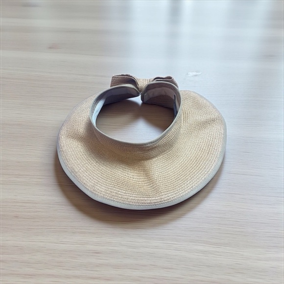 Chic Tan Wide Visor OS 🎀 INC • Sun & Style Ready! - Picture 2 of 4